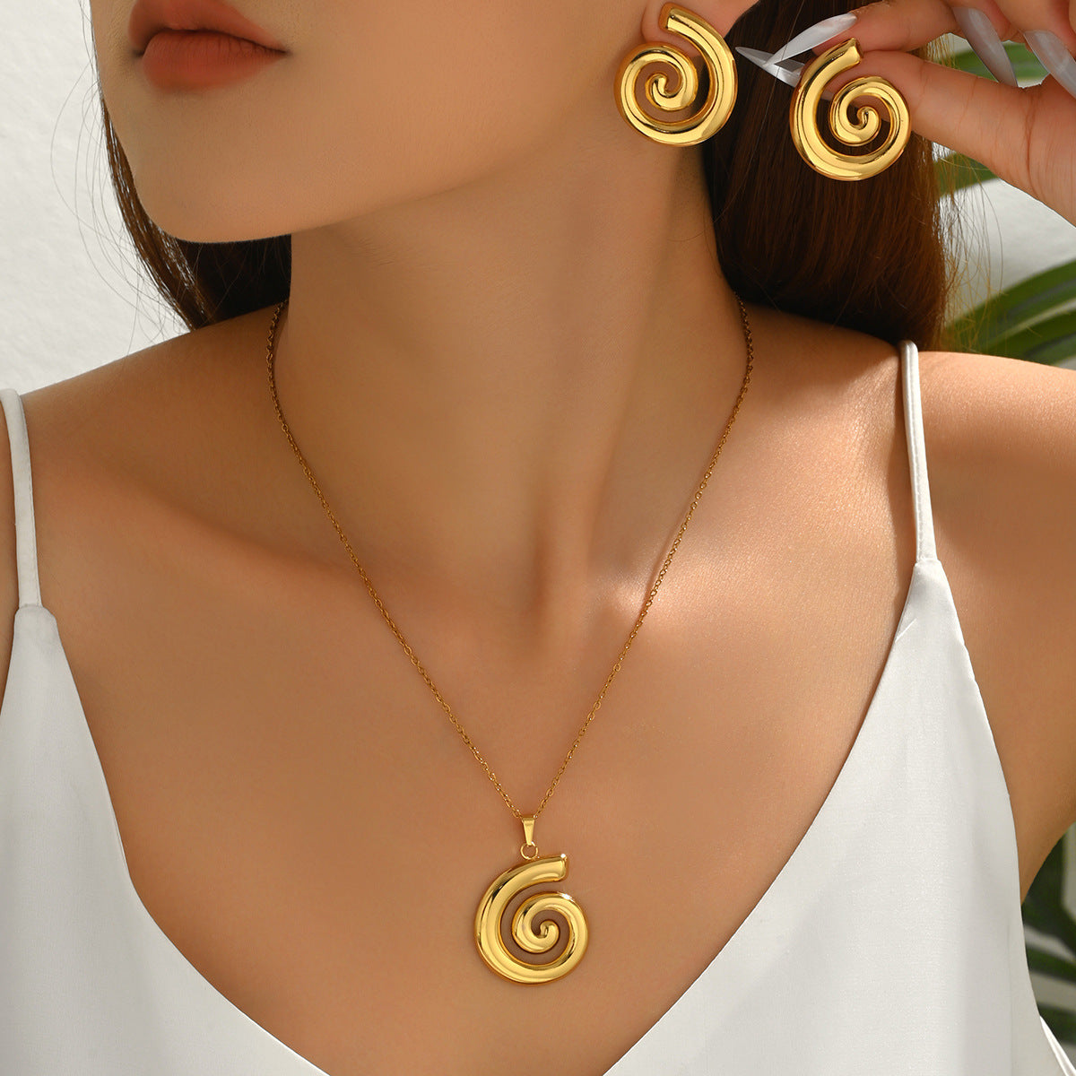 Niche spiral pendant chain, earring set