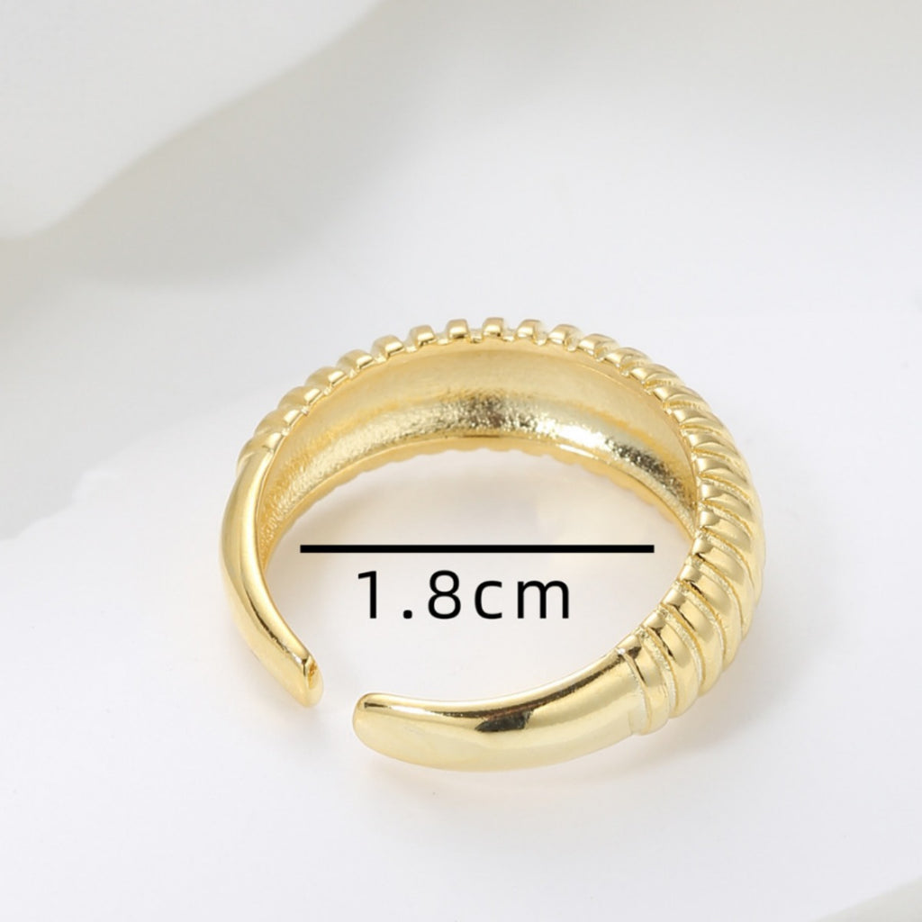 Wave-shaped vintage open ring