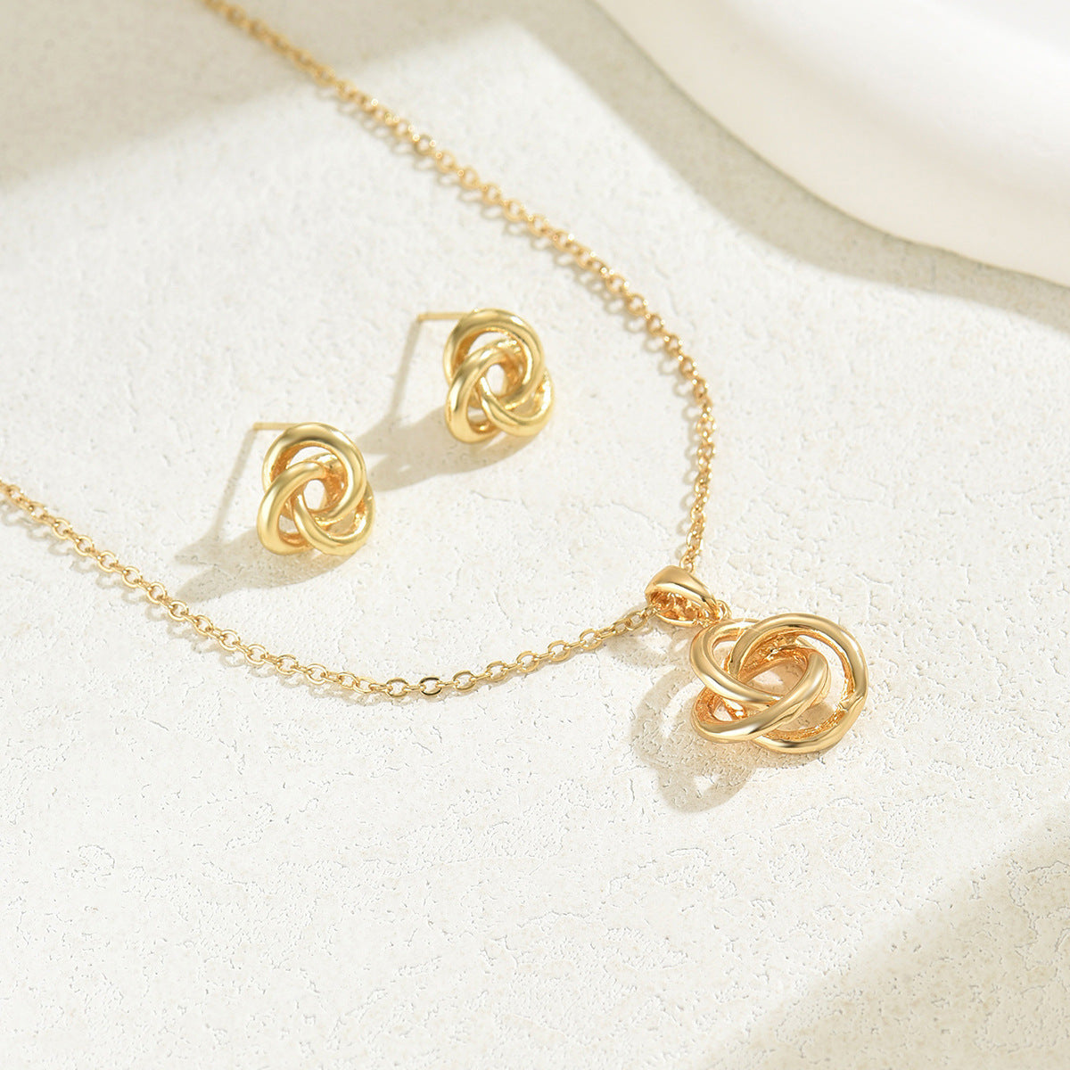 High-end metal earrings and clavicle chain set