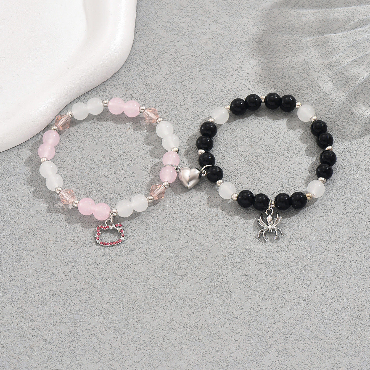 Heart-shaped cartoon cat bracelet set