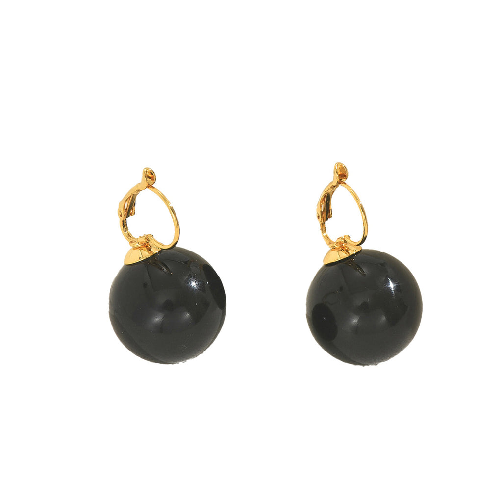 Simple pearl-set earrings