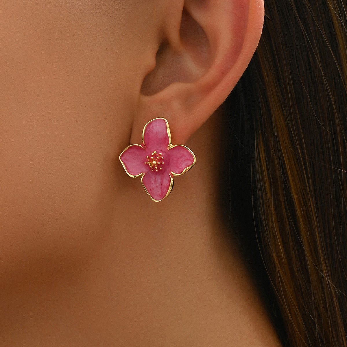 Sweet and elegant flower earrings