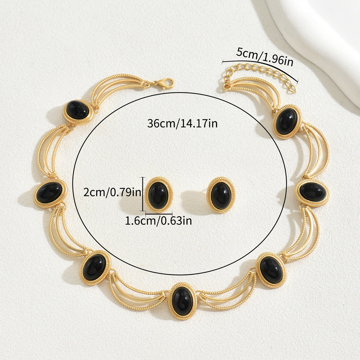 、Stylish earrings, high-end clavicle chain set