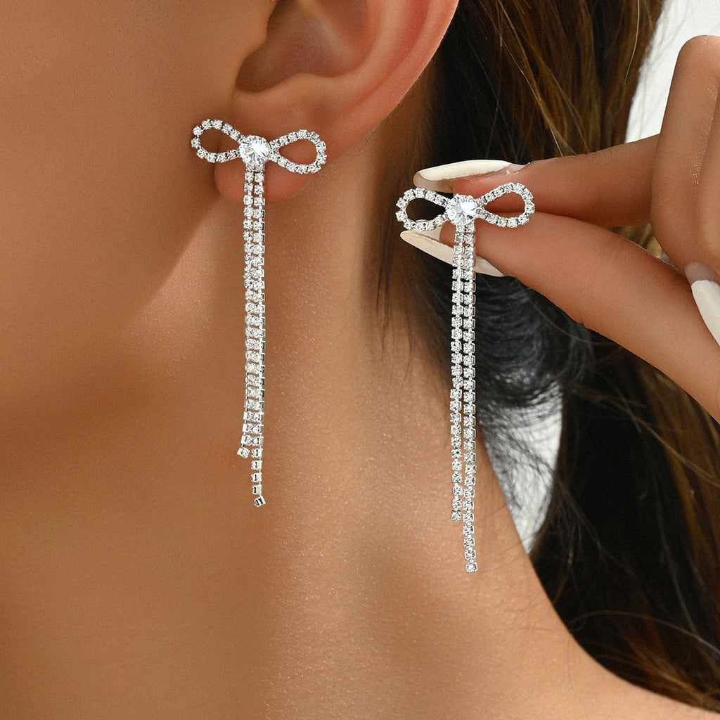 Simple and elegant bow-shaped earrings