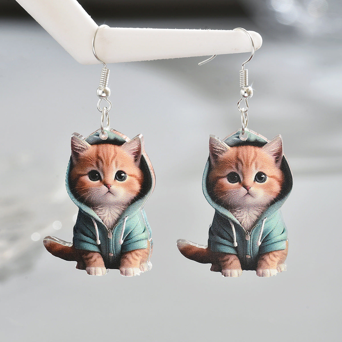 Cute cat high-end acrylic stud earrings