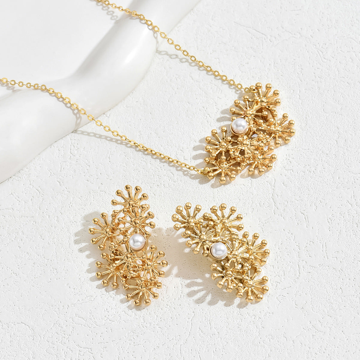 Fashionable Sunflower Earring and Necklace Set