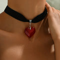 Sweet and cool collarbone necklace