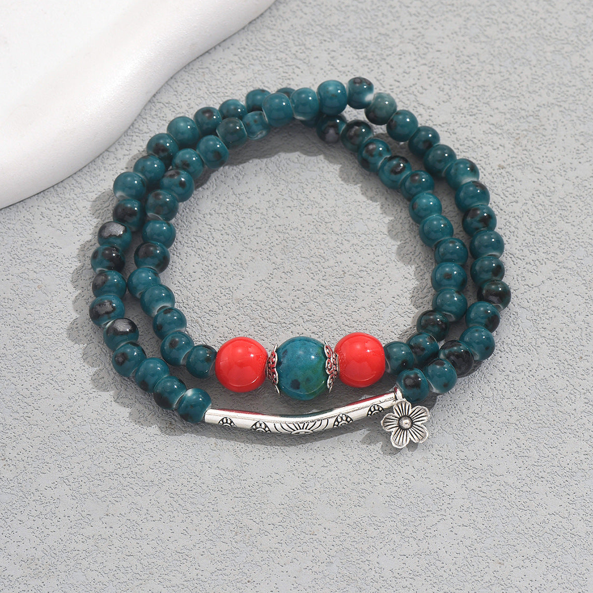 Unique Floral Vintage Pattern Design Niche Bracelet