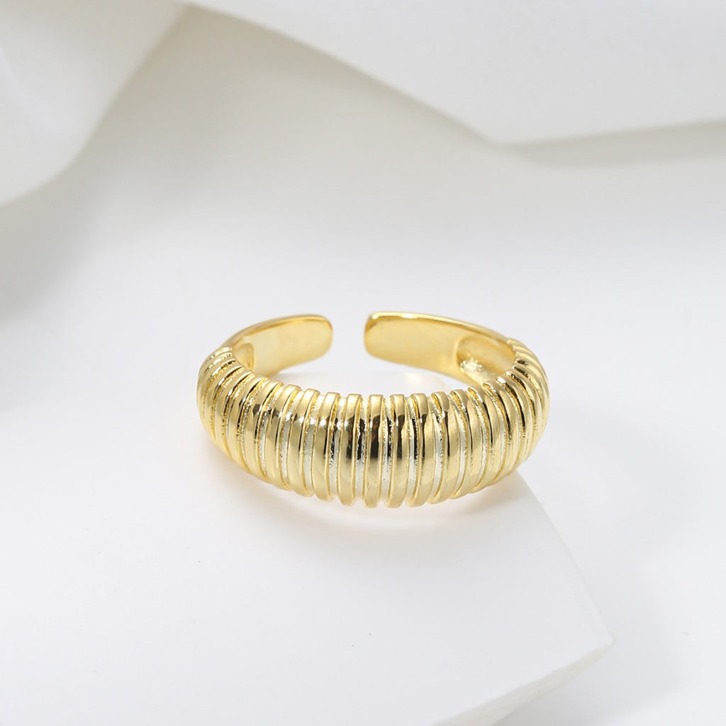 Wave-shaped vintage open ring