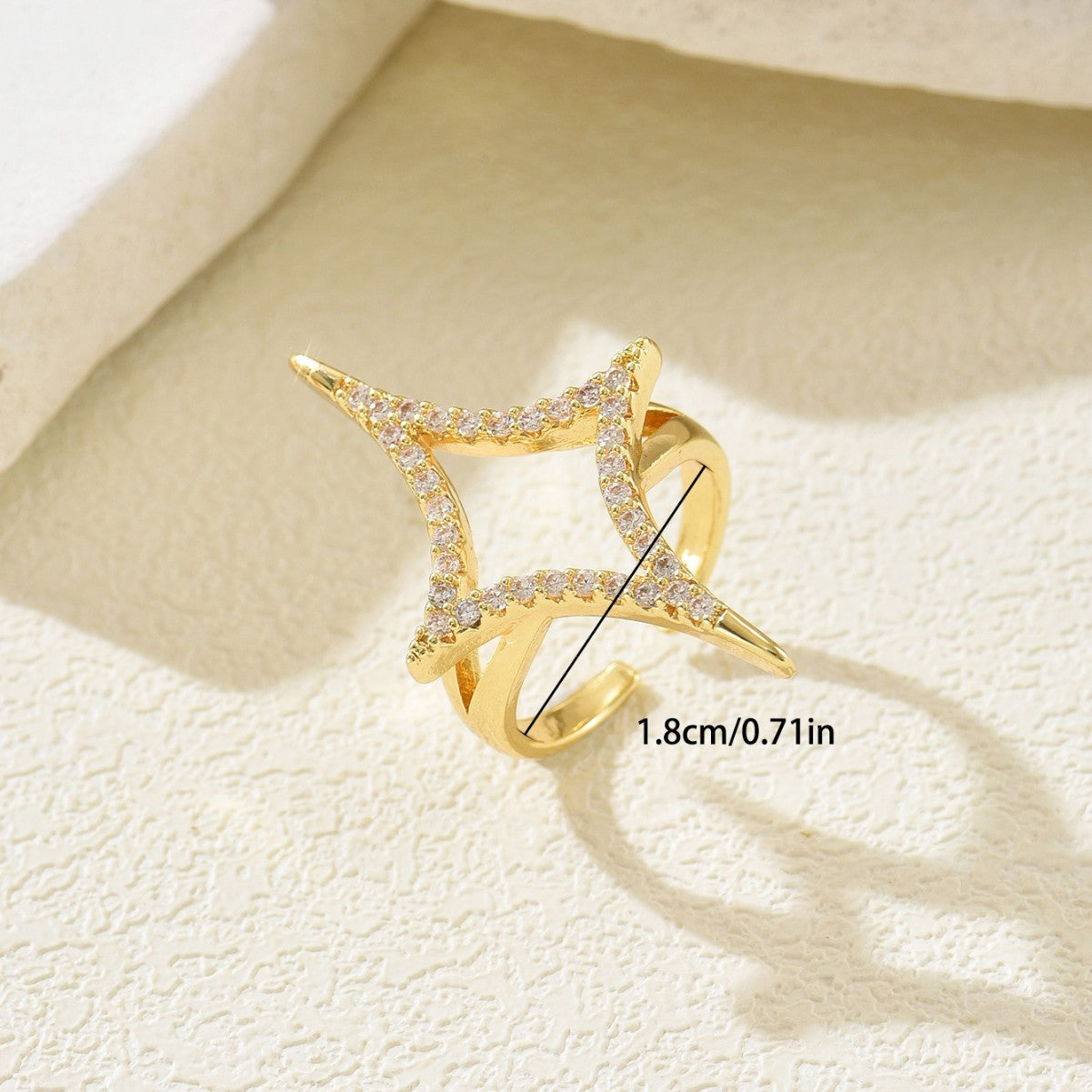 Geometric star-shaped open ring