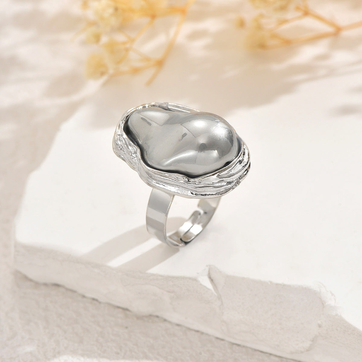 Geometric design pearl open ring