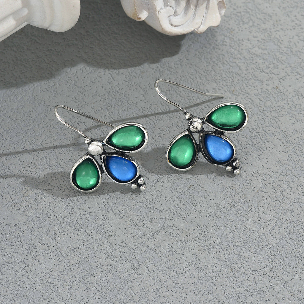 Niche teardrop-shaped earrings