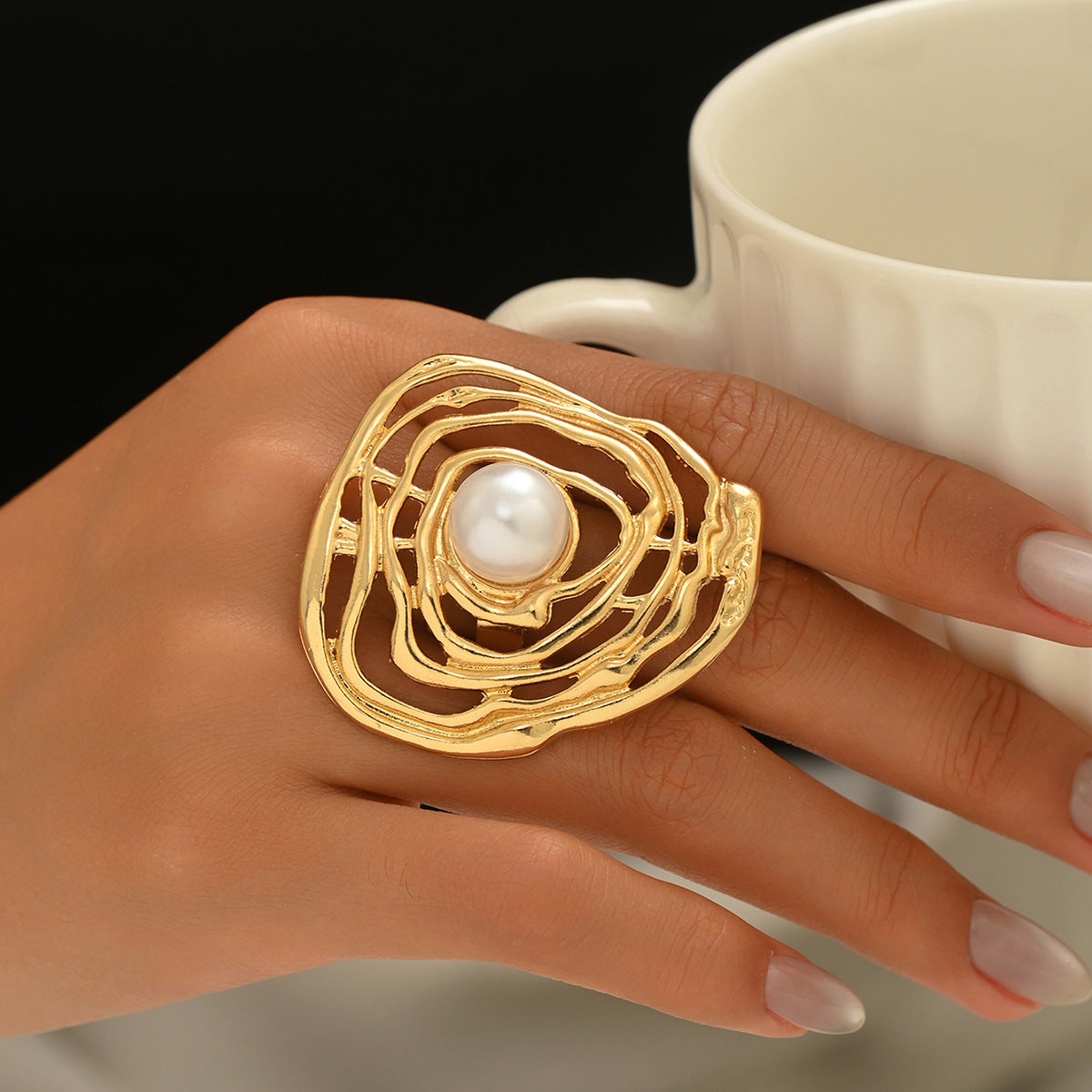 Minor Geometric Floral Open Wavy Ring with Pearl