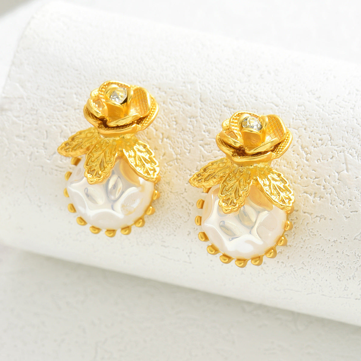 Rose-shaped zircon petal earring