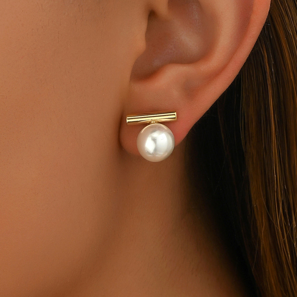Elegant and Exclusive Inlaid Pearl Simple Earrings