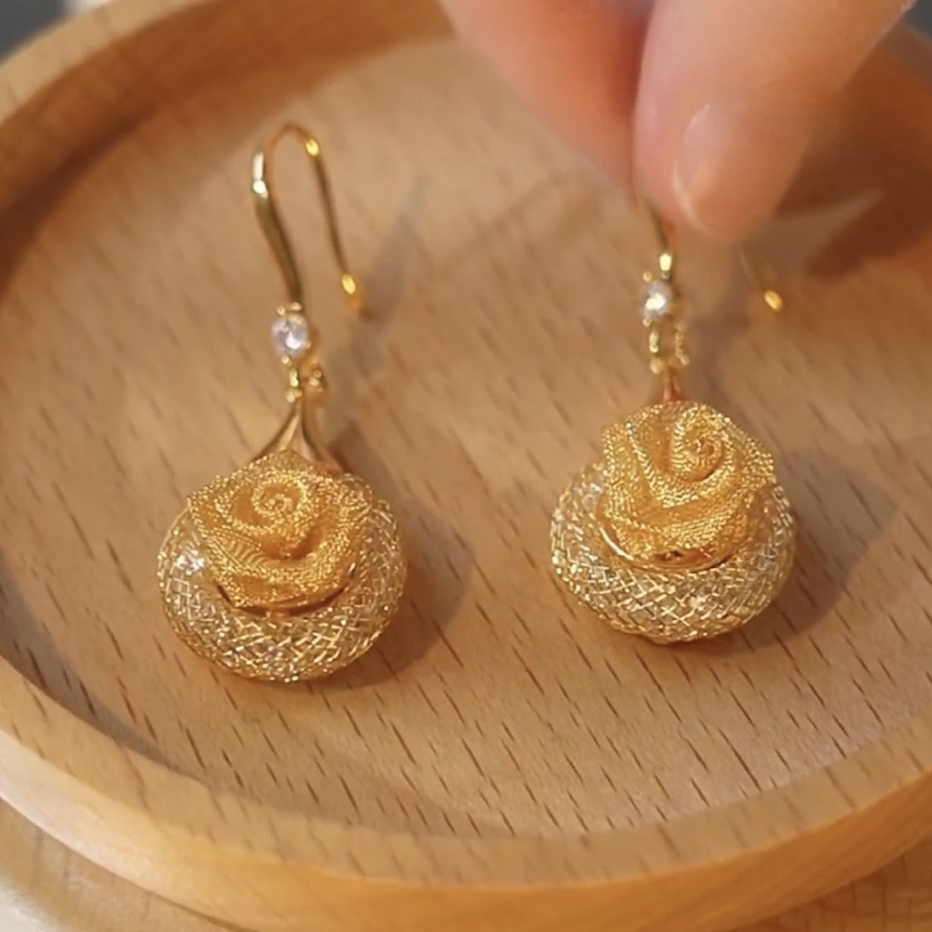 High-end elegant rose earrings