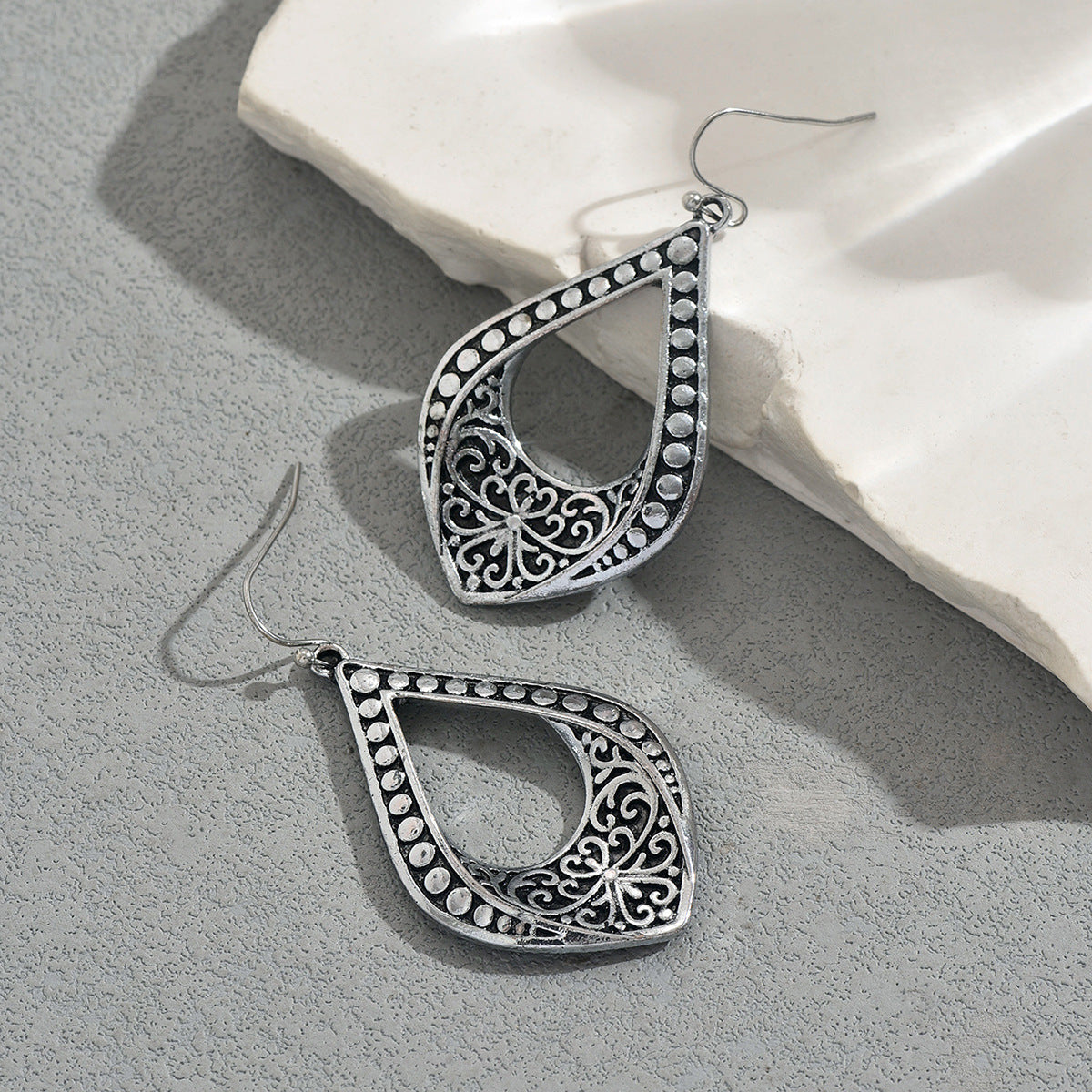 Vintage openwork silver earrings