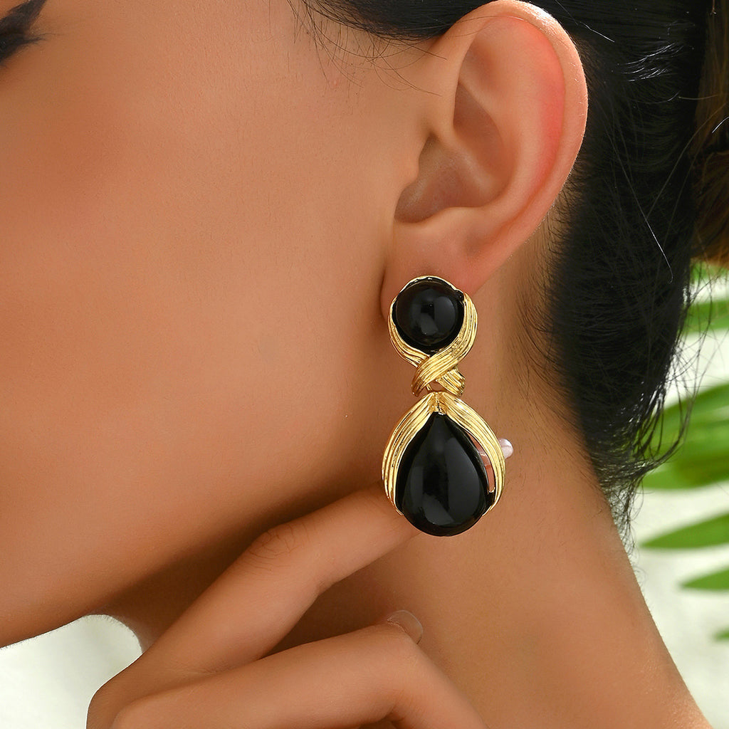 Small and delicate teardrop earrings