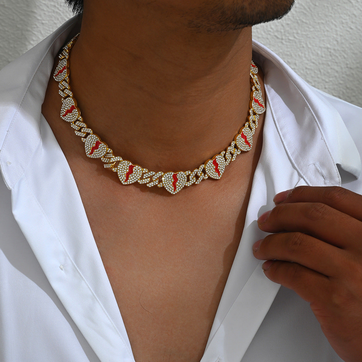 Retro heart-shaped Cuban men's collarbone chain