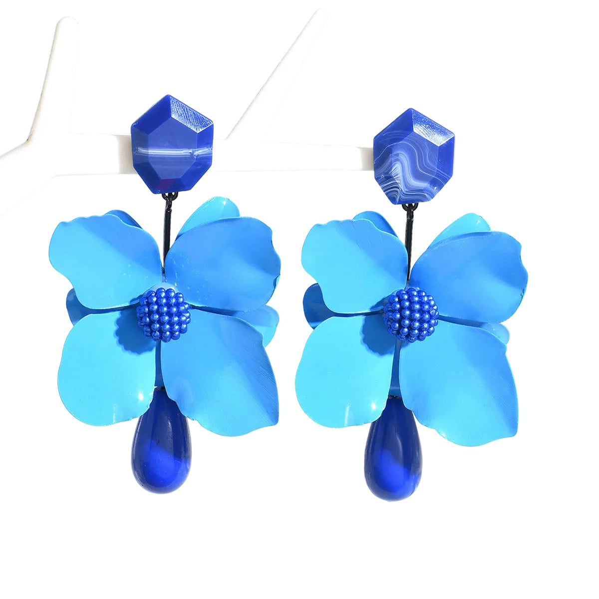 Fashionable resin flower earrings