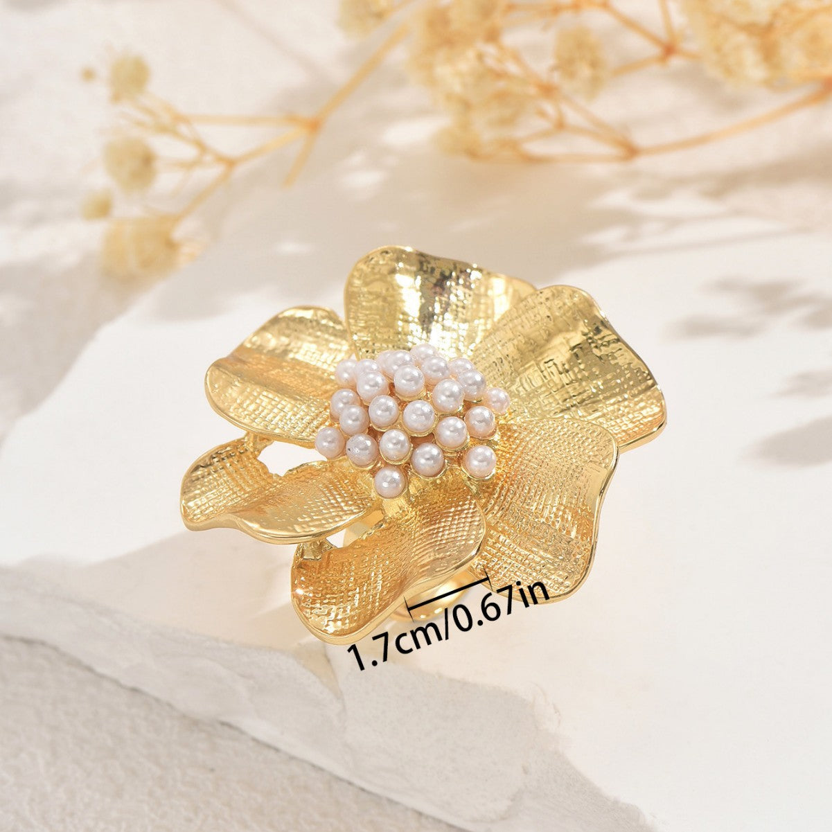 Minor Geometric Floral Open Wavy Ring with Pearl