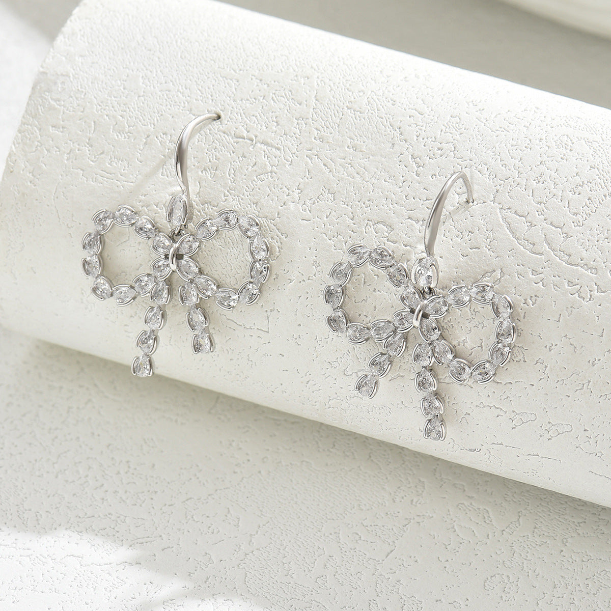 New zircon-inlaid bowknot design earrings