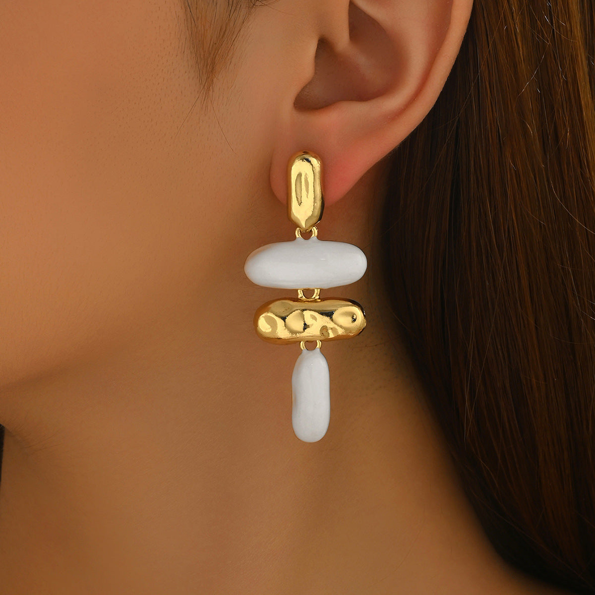 Niche teardrop-shaped high-end stud earrings