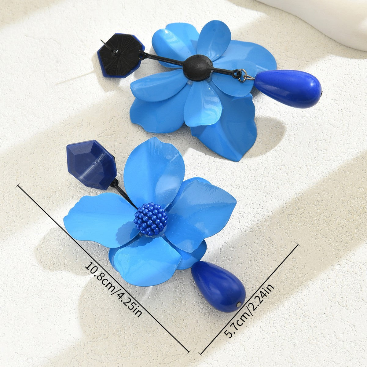 Fashionable resin flower earrings