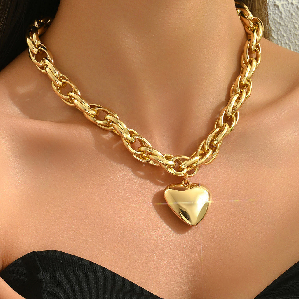 Heart-shaped high-end pendant necklace