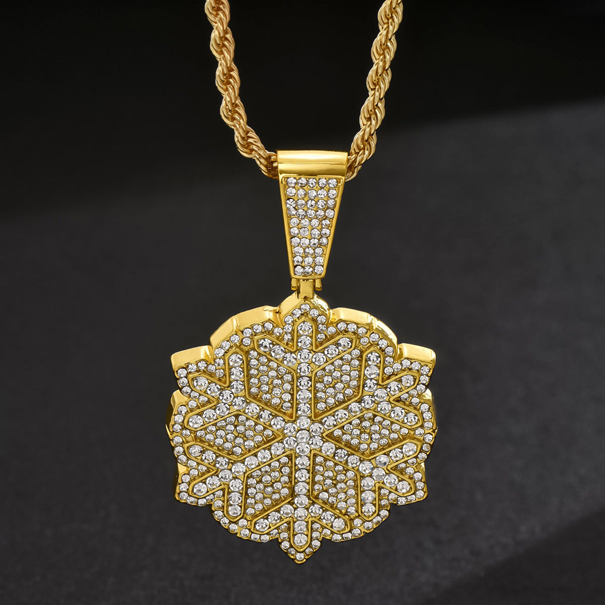 Snowflake-shaped Cuban necklace with full diamonds.