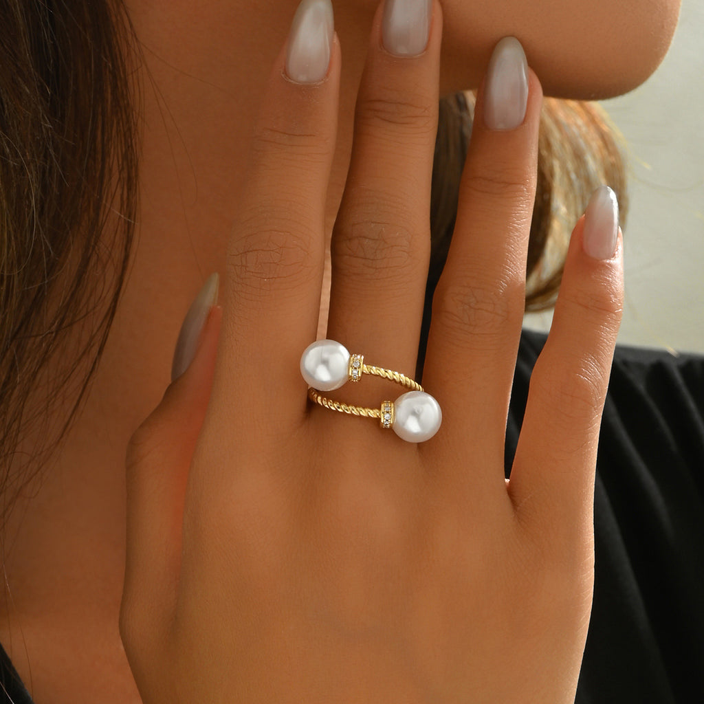Open ring set with zircon and pearl