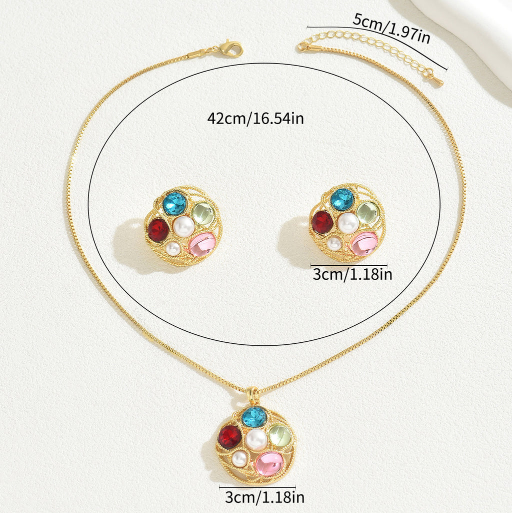 Gemstone-set long necklace, pendant, and earring set