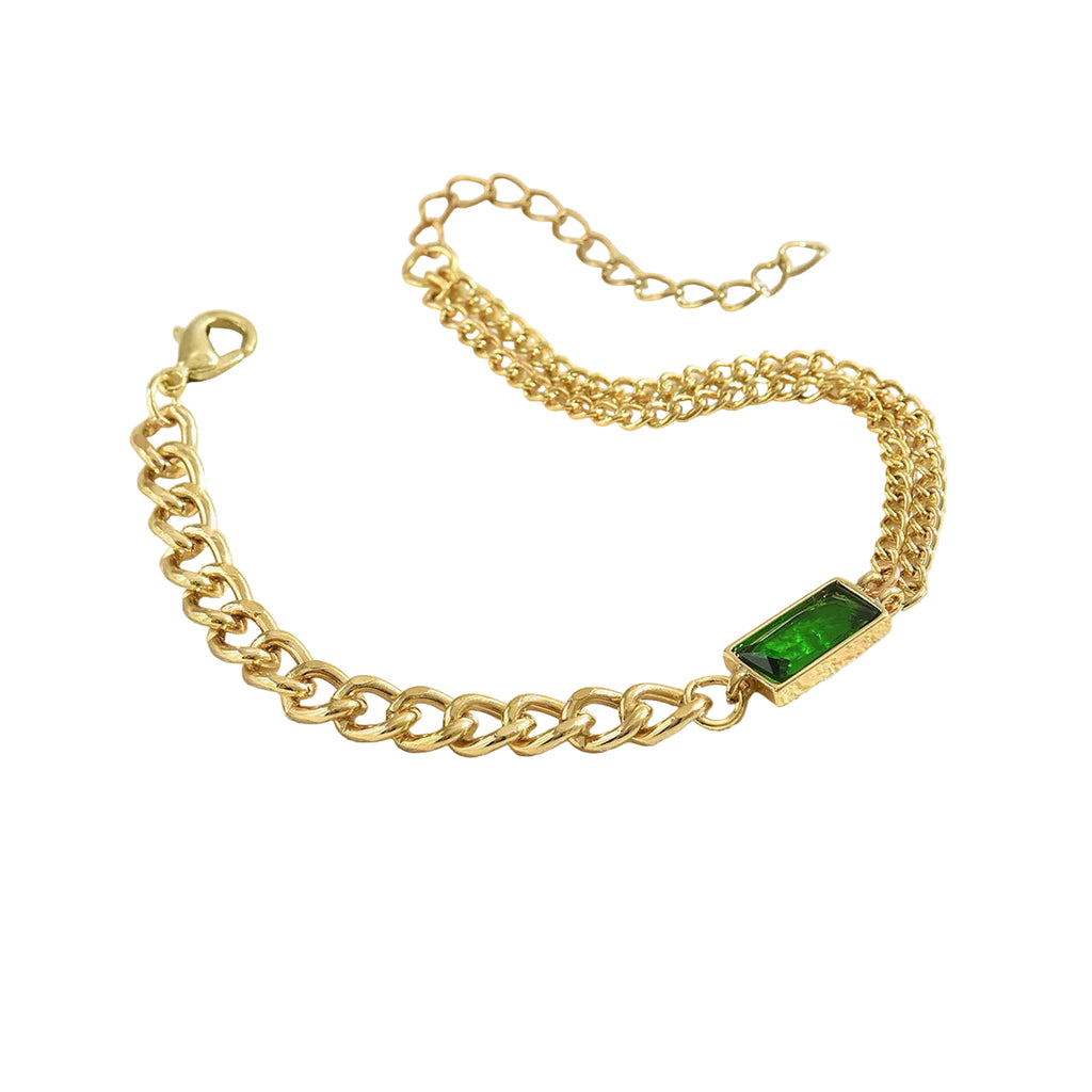 Niche emerald diamond-encrusted bracelet, versatile jewelry.