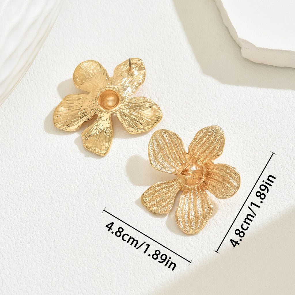 Fashionable floral water droplet earrings