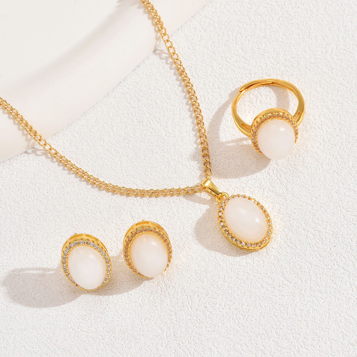 Fashion earrings, necklaces and ring sets