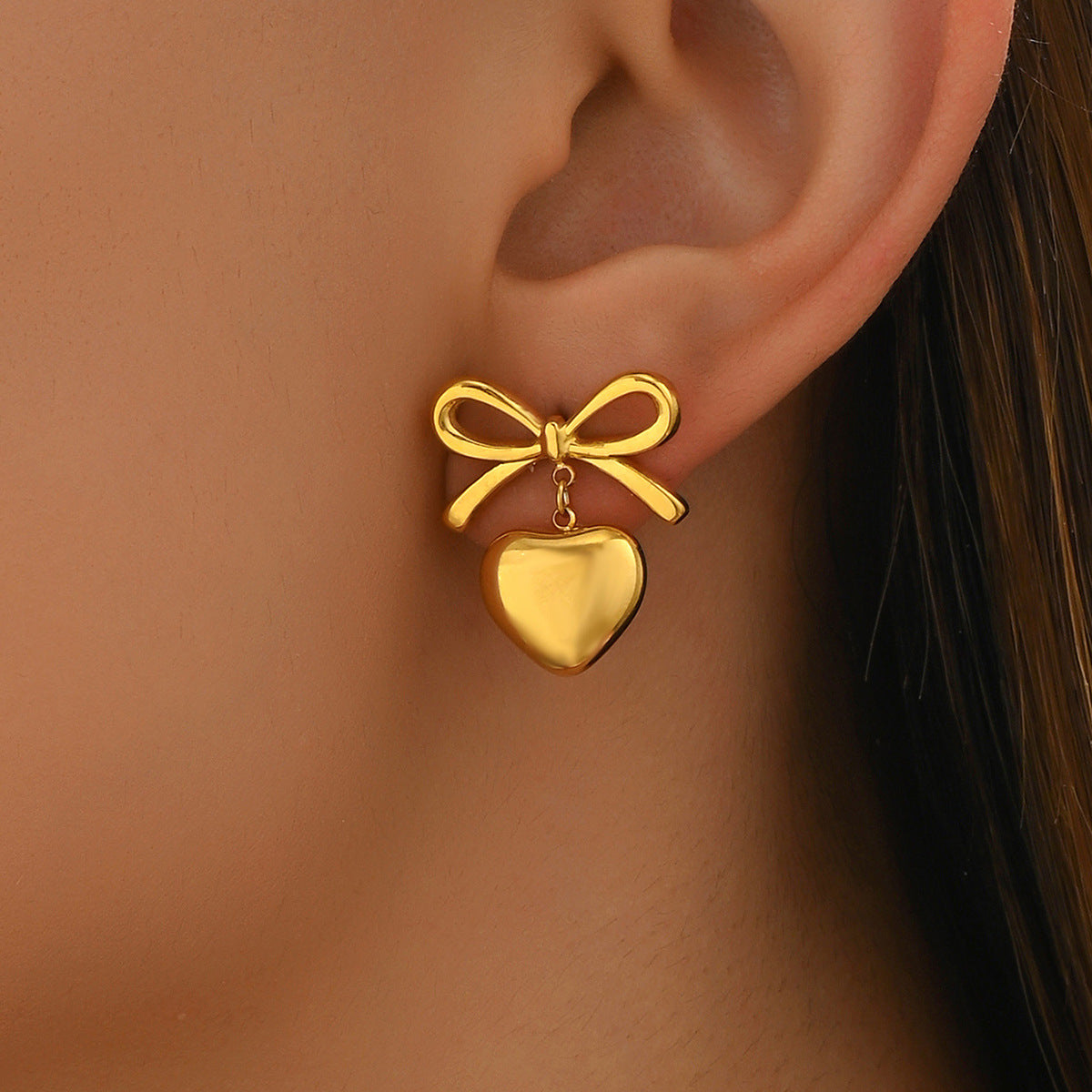 Simple heart-shaped earrings
