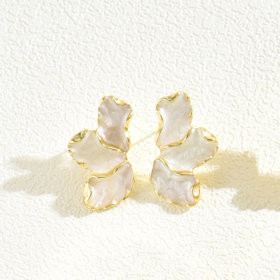 Clover petal elegant earrings