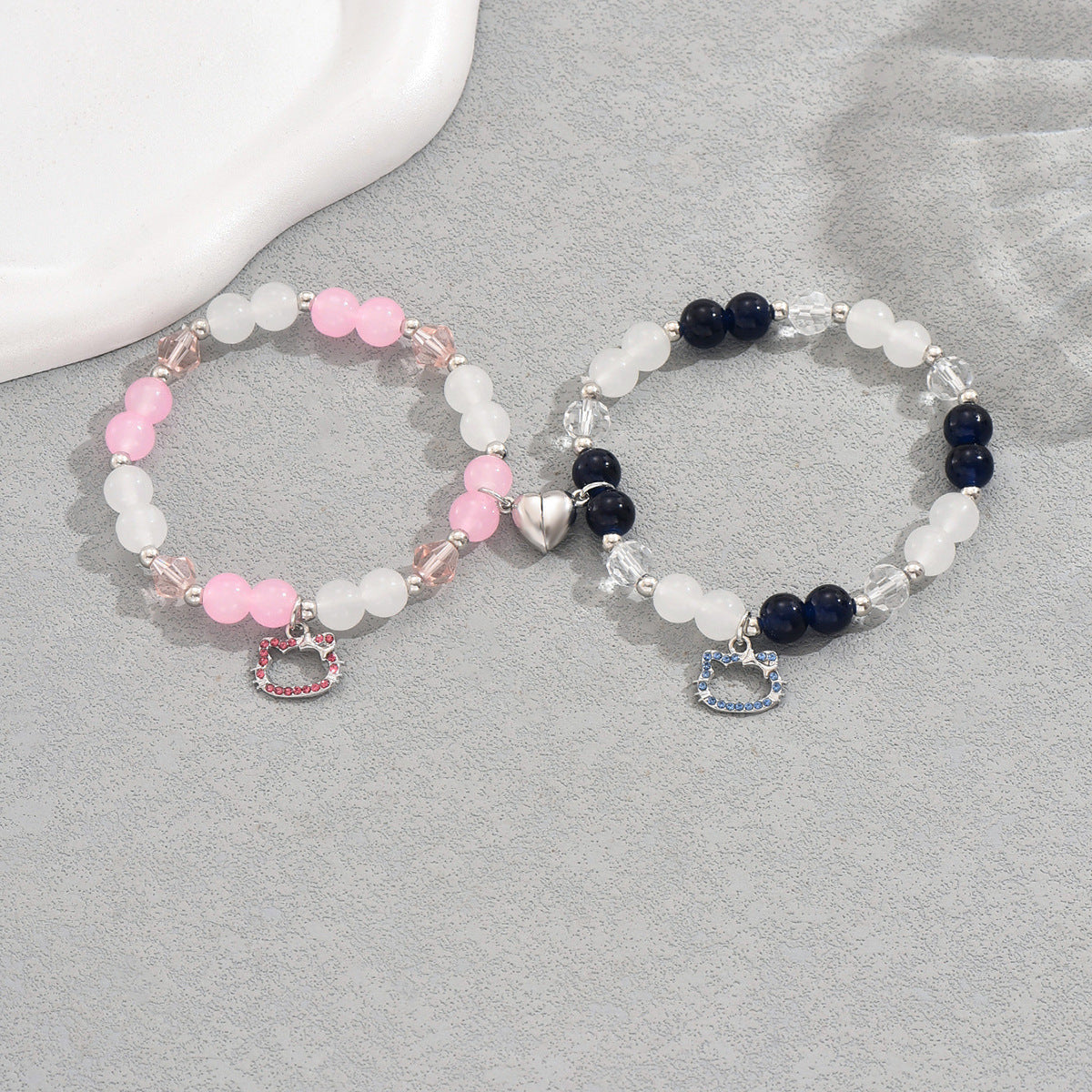 Heart-shaped cartoon cat bracelet set