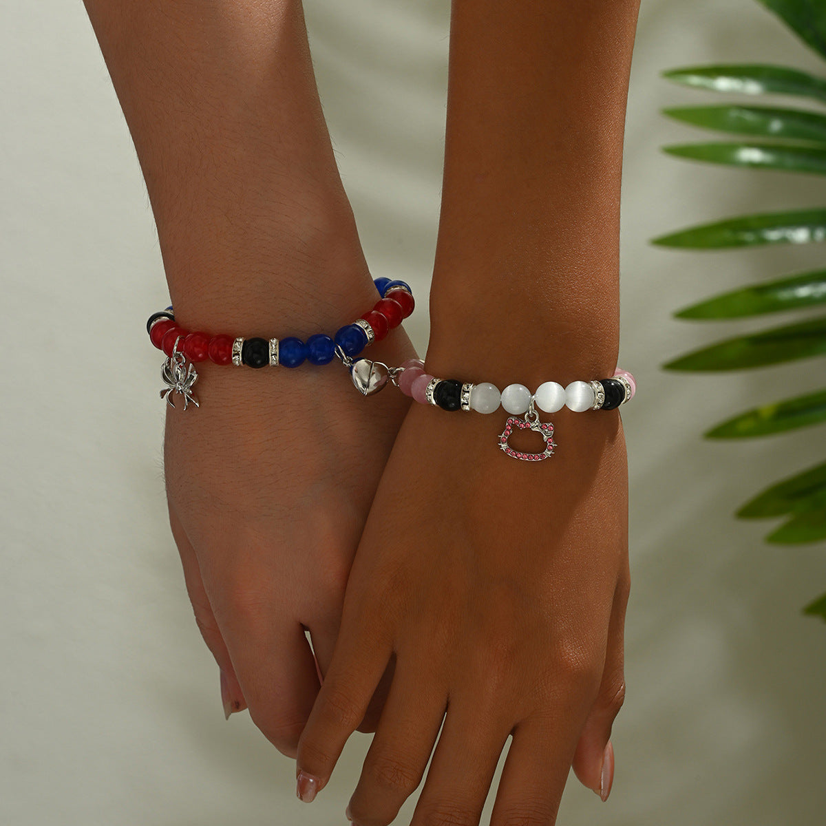 Heart-shaped cartoon cat bracelet set