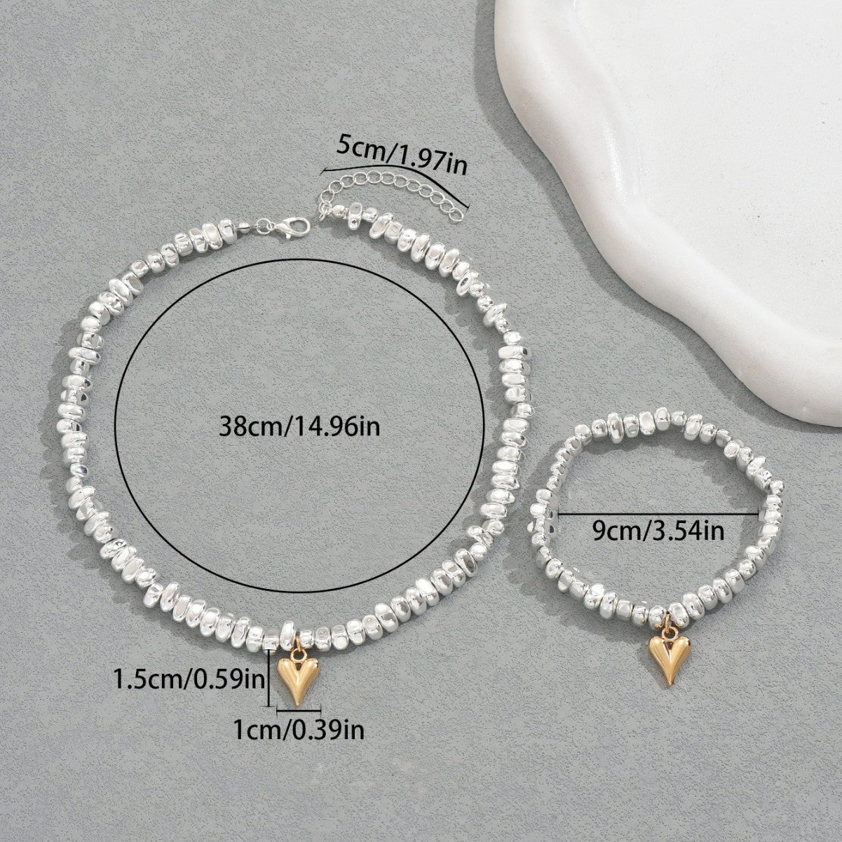 Heart-shaped women's necklace and bracelet set