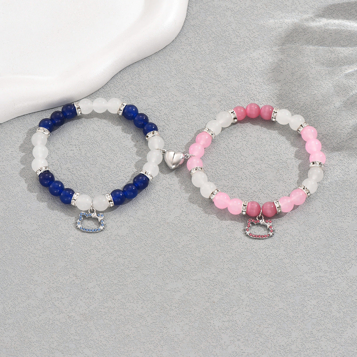 Heart-shaped cartoon cat bracelet set