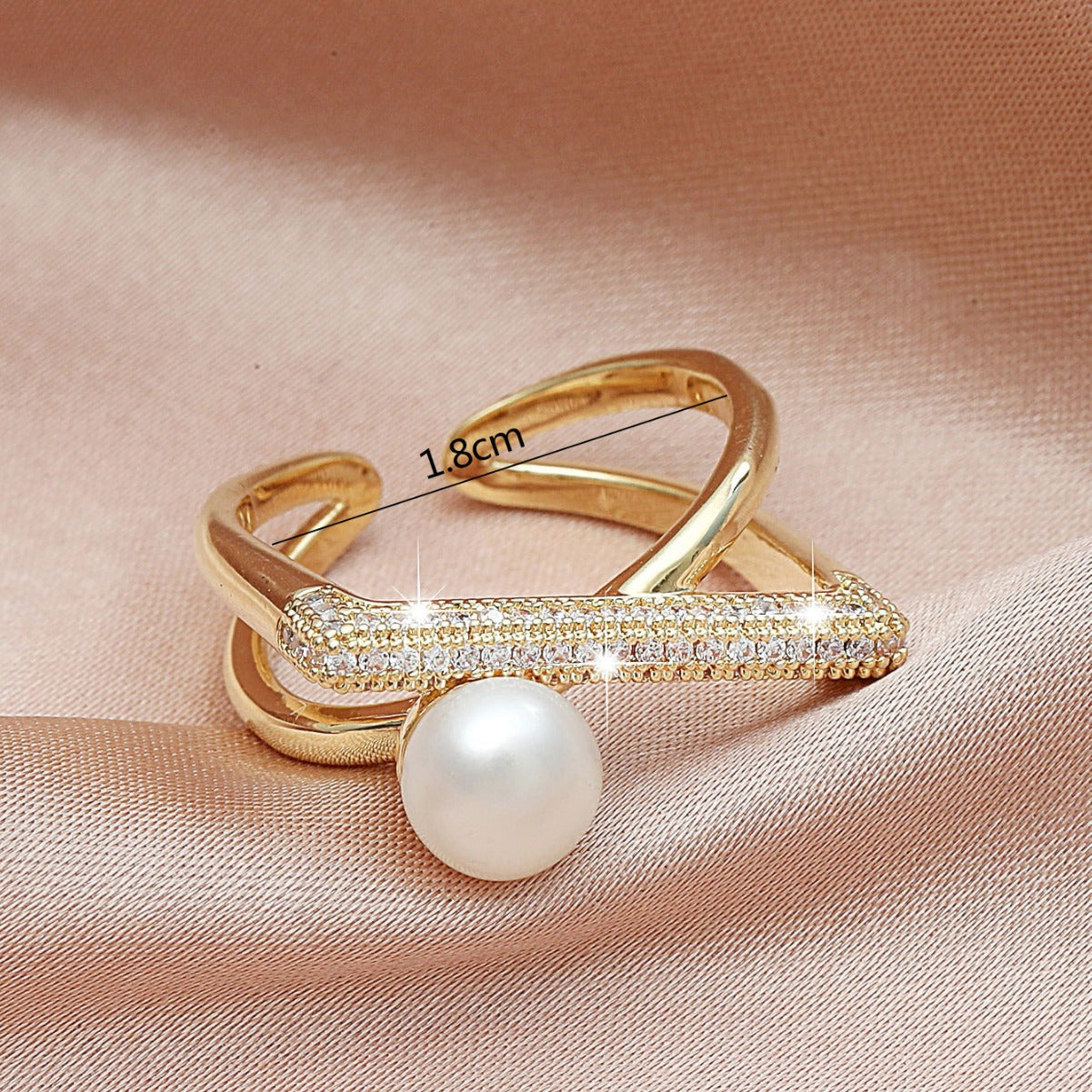 Simple women's pearl and zircon ring