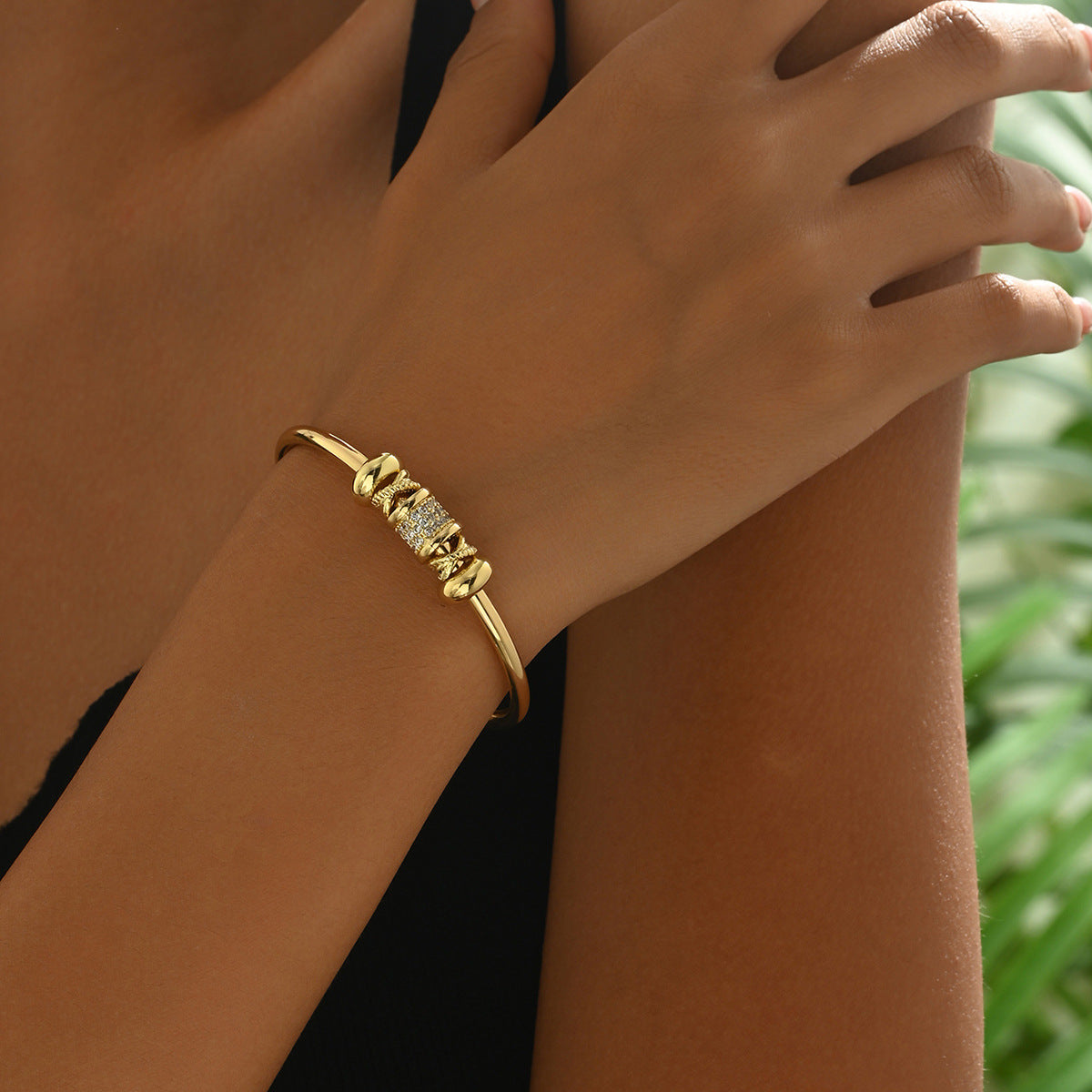 Geometric high-end bracelet
