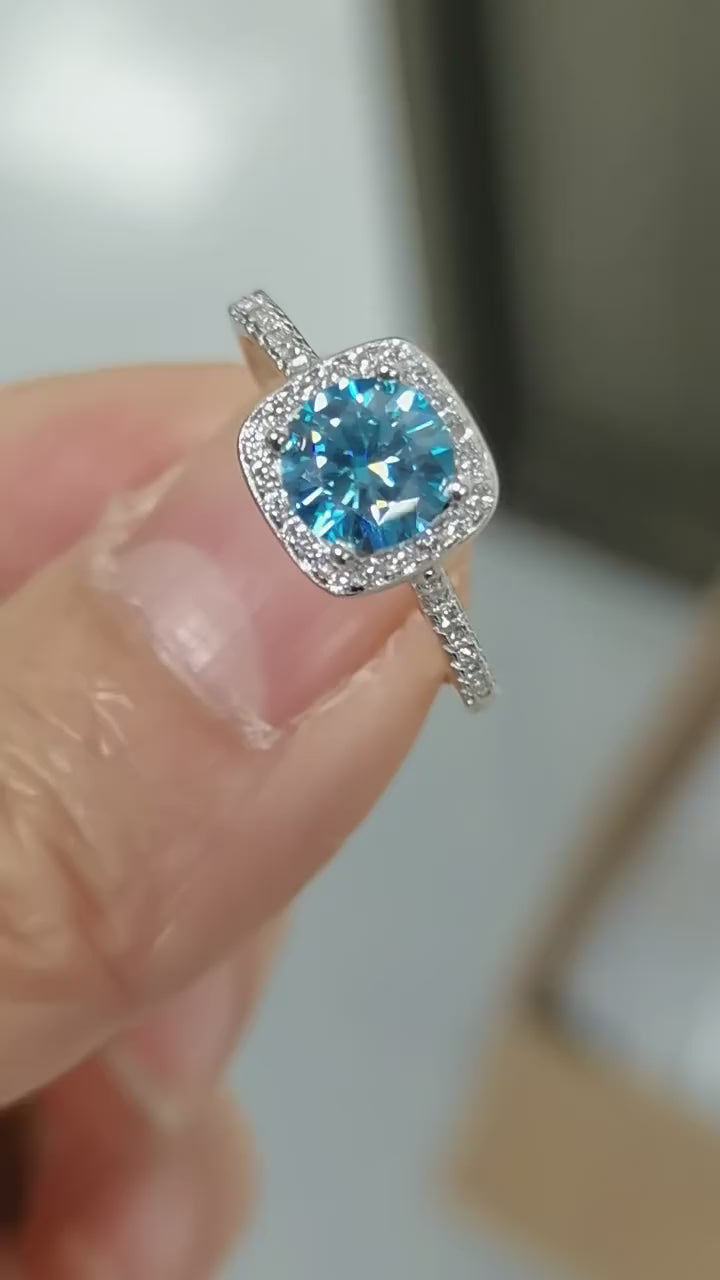 Anillo de cubo de azúcar de un quilate de moissanite de plata esterlina